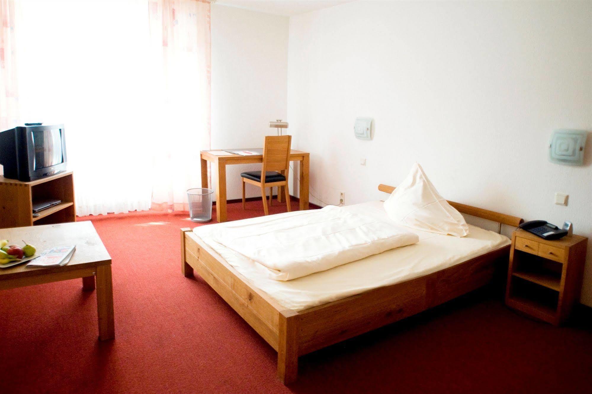 Hotel Flora Dormagen Ngoại thất bức ảnh